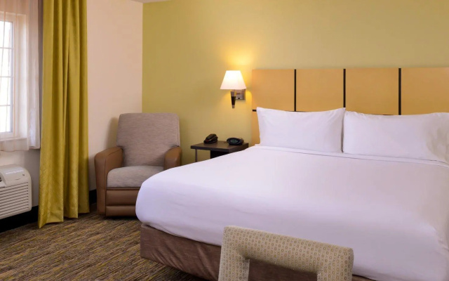 photo 4 of Candlewood Suites Bloomington-Normal