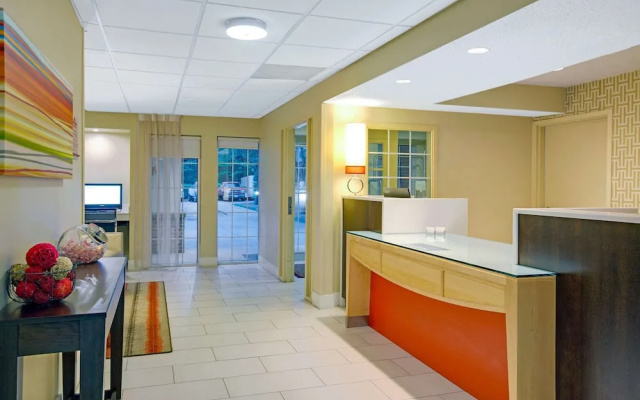 photo 2 of Candlewood Suites Charlotte-Coliseum