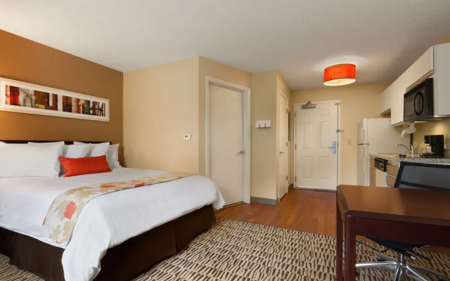 photo 4 of Candlewood Suites Charlotte-Coliseum