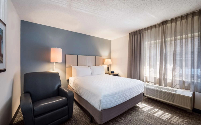 photo 4 of Sonesta Simply Suites Chicago Libertyville