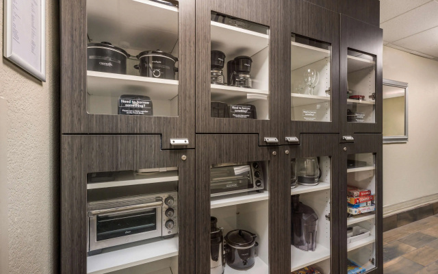 photo 5 of Sonesta Simply Suites Chicago O'Hare Airport