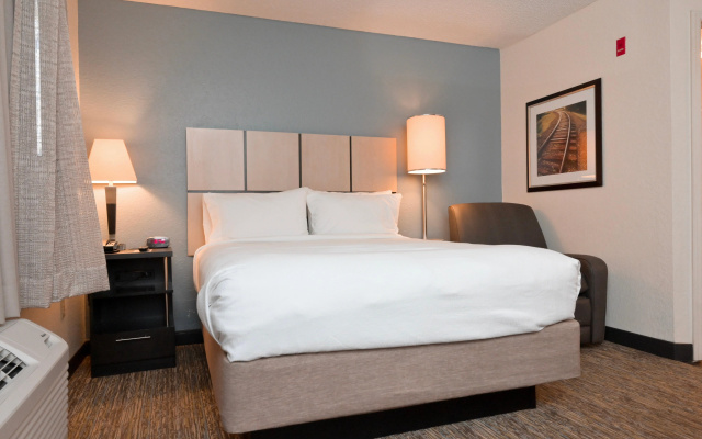 photo 2 of Sonesta Simply Suites Clearwater St. Petersburg