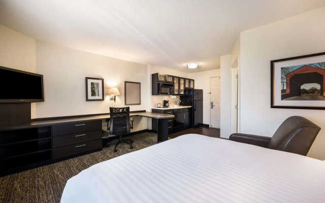 photo 2 of Sonesta Simply Suites Cleveland North Olmsted Airport