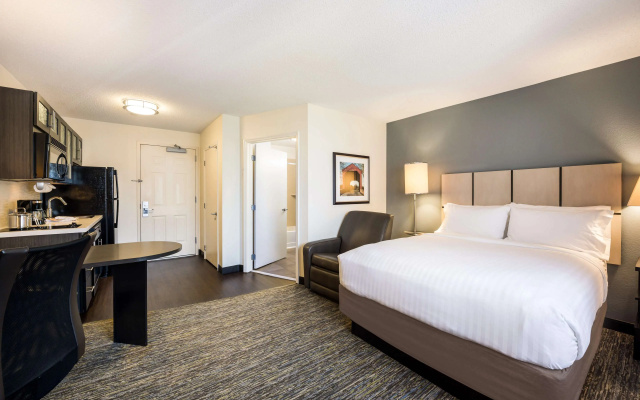 photo 4 of Sonesta Simply Suites Cleveland North Olmsted Airport