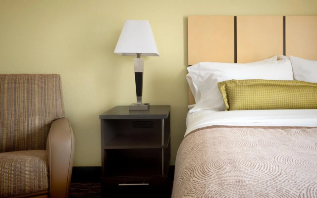 photo 4 of Candlewood Suites Columbia Hwy 63 & I-70