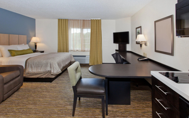 photo 5 of Sonesta Simply Suites Dallas Las Colinas