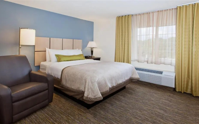 photo 3 of Sonesta Simply Suites Detroit Ann Arbor