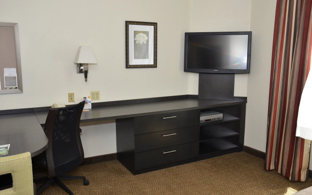 photo 4 of Sonesta Simply Suites Detroit Warren