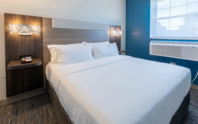 photo 5 of Holiday Inn Express & Suites Englewood Denver South by IHG