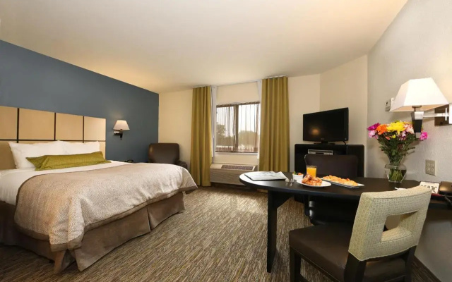 photo 3 of Candlewood Suites East Lansing by IHG