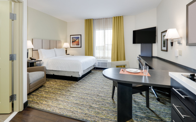 photo 3 of Candlewood Suites Dallas NW - Farmers Branch by IHG
