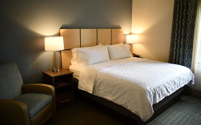 photo 4 of Candlewood Suites Grand Rapids Airport by IHG