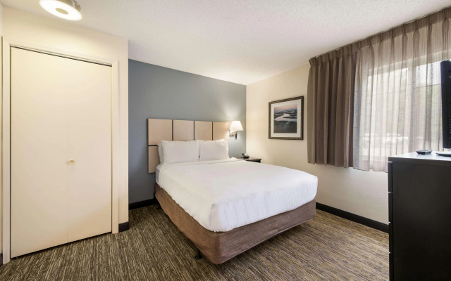 photo 5 of Sonesta Simply Suites Hampton