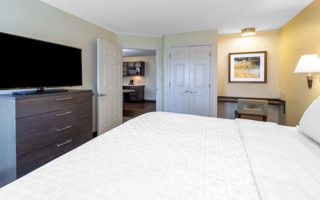 photo 5 of Candlewood Suites Kalamazoo Se by IHG