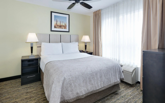 photo 3 of Candlewood Suites Market Center by IHG