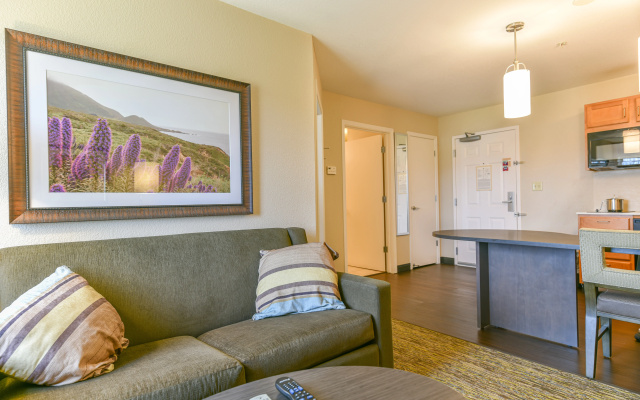 photo 3 of Candlewood Suites Medford by IHG