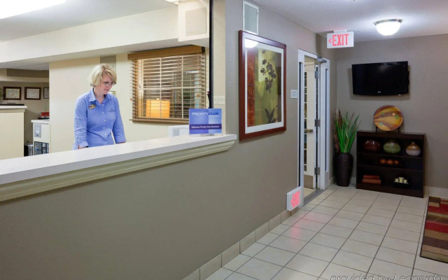 photo 2 of Sonesta Simply Suites Minneapolis Richfield