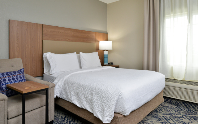 photo 5 of Candlewood Suites Northeast Kansas City by IHG
