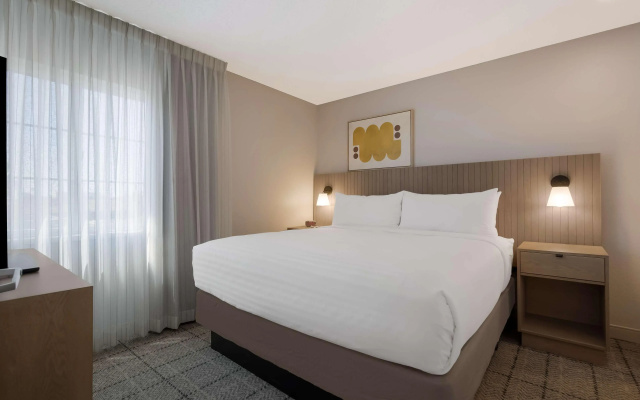 photo 3 of Sonesta Simply Suites Irvine East Foothill