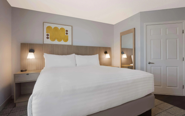 photo 4 of Sonesta Simply Suites Irvine East Foothill
