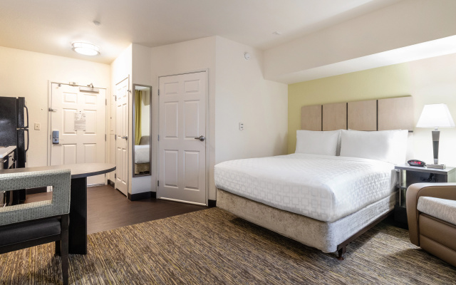 photo 3 of Candlewood Suites Portland Airport by IHG