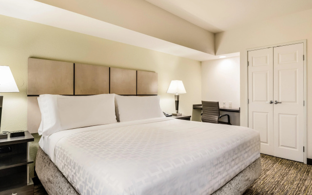 photo 4 of Candlewood Suites Portland Airport by IHG