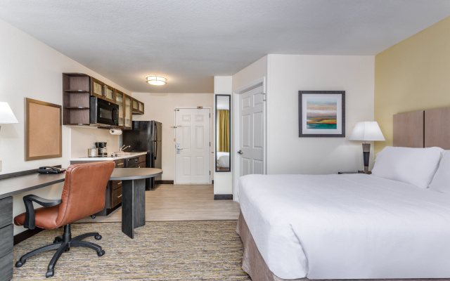 photo 4 of Candlewood Suites Secaucus - Meadowlands by IHG
