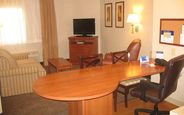 photo 5 of Candlewood Suites Waterloo- Cedar Falls