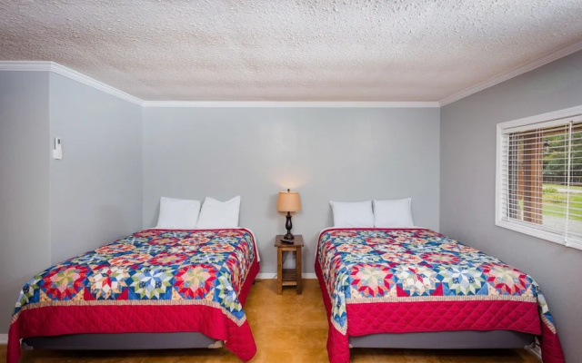 photo 4 of Canyon Breeze Motel