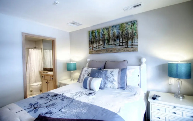 photo 4 of Canyon Run Townhomes F102 3 Bedroom Townhouse by RedAwning