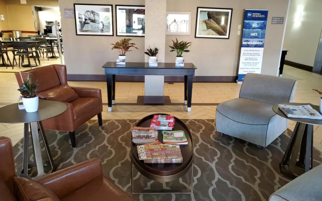 photo 2 of Best Western Harrisburg North