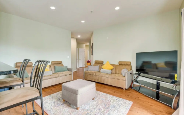 photo 3 of Capitol Heights Apartment ~ 8 Mi to National Mall!