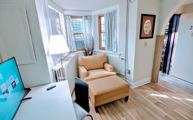 photo 3 of Capitol Hill Stanton Park Studio 1 Bedroom Apts