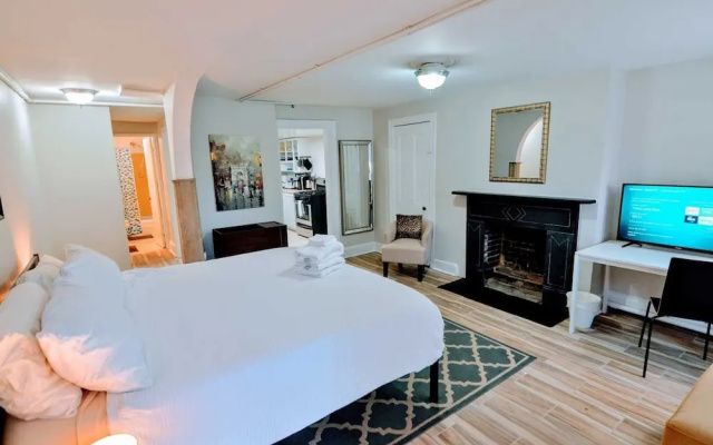 photo 4 of Capitol Hill Stanton Park Studio 1 Bedroom Apts