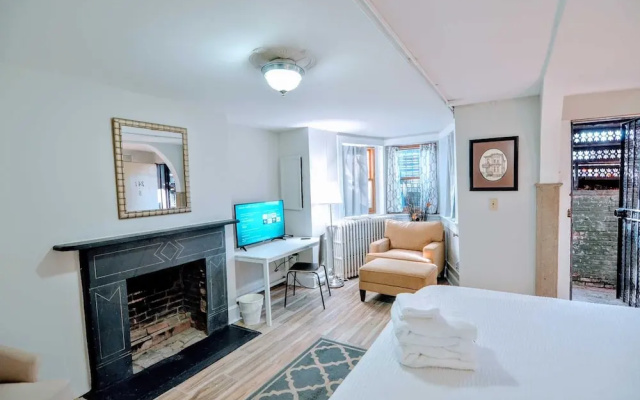 photo 5 of Capitol Hill Stanton Park Studio 1 Bedroom Apts