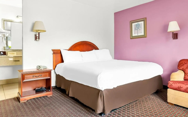 photo 4 of Capitol Inn And Suites