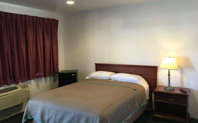 photo 3 of Capri Inn
