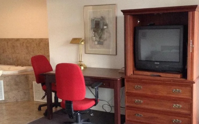 photo 4 of Capri Inn