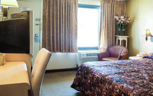 photo 2 of Capri Lynbrook Motor Inn