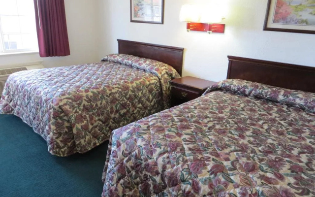 photo 4 of Capri Motel
