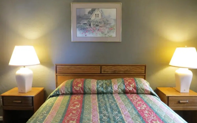 photo 5 of The Capri Motel