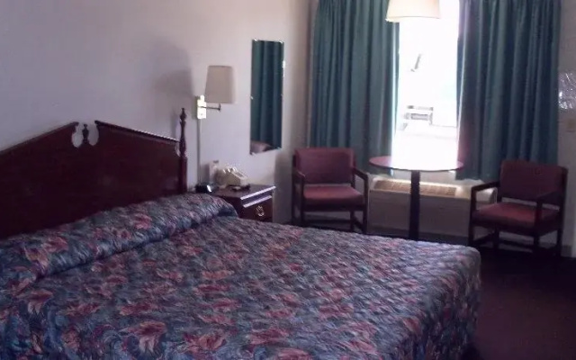 photo 2 of Caprice Motor Inn