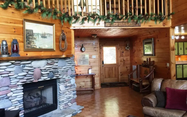 photo 2 of Captain Morley`s Mountain Inn