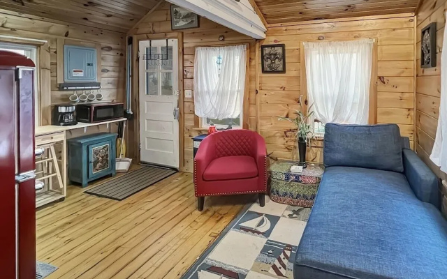 photo 2 of Captain's Quarters, Close To Downtown Ogunquit 1 Bedroom Cottage by RedAwning