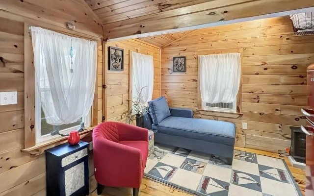 photo 3 of Captain's Quarters, Close To Downtown Ogunquit 1 Bedroom Cottage by RedAwning