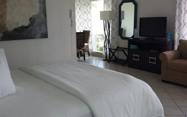 photo 4 of Captain's Quarters Resort