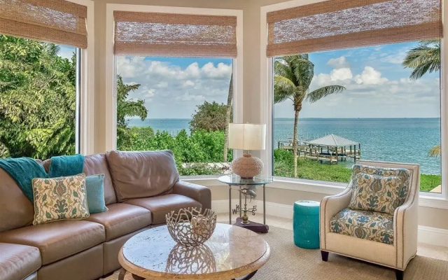 photo 5 of Captiva Vista - 6 Br Home