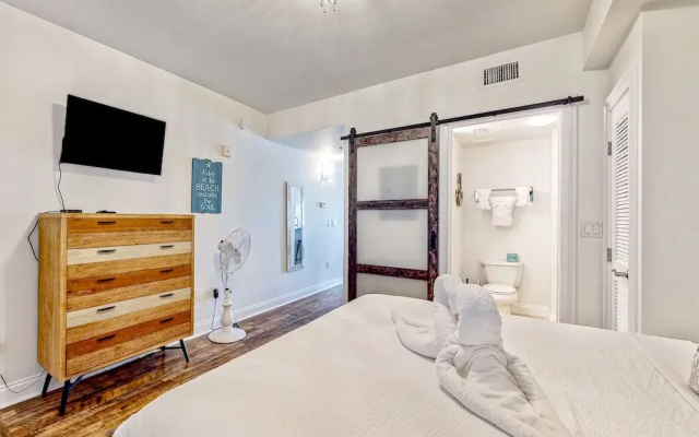 photo 2 of Carillon Beach Inn