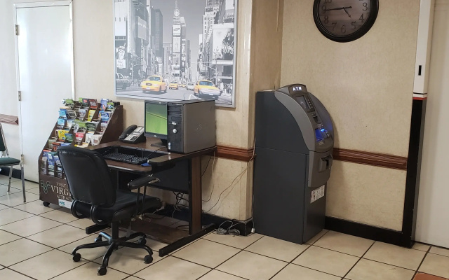 photo 5 of Carla Inn&Suites Roanoke Airport Hotel