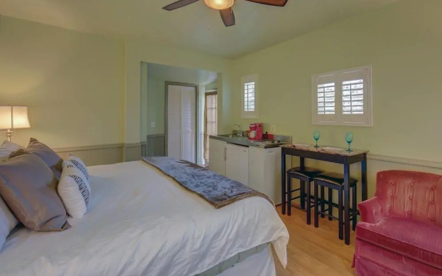 photo 2 of Carlisle Garden Suites